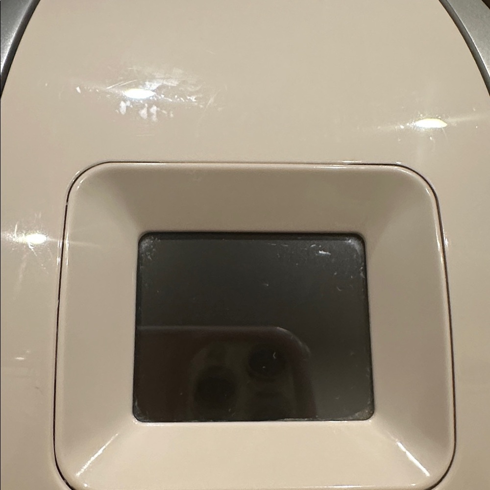 Keurig Single Serve Coffee Maker in Cream and Silver - Picture 15 of 17
